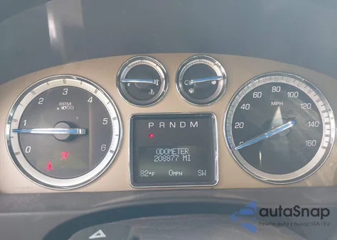 2011 Cadillac Escalade Esv Platinum Edition z USA, uszkodzony, nr VIN 1GYS4KEF0BR391553